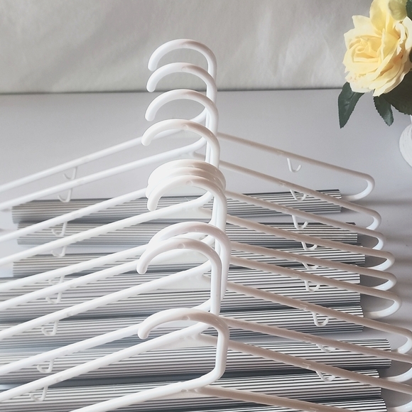 10 pieces of Super Tuff, Unique Hangers. - Picture 4 of 7